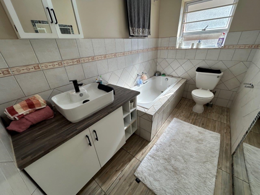 3 Bedroom Property for Sale in Noorsekloof Eastern Cape